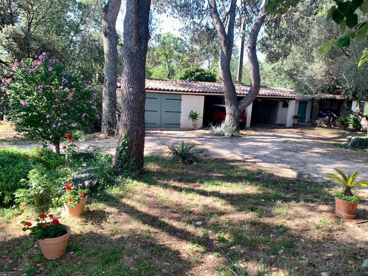 Mazet Proche Golf Villa Nîmes Eksteriør bilde